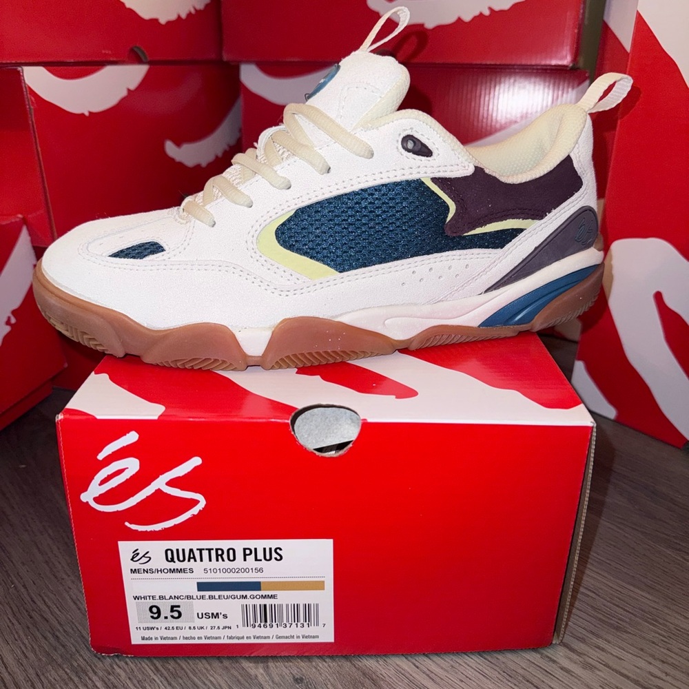 éS Quattro Plus White and Blue Sneakers